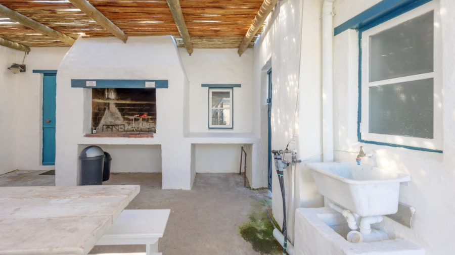 6 Bedroom Property for Sale in Struisbaai Western Cape